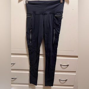Athleta Black cropped leggings with zippers